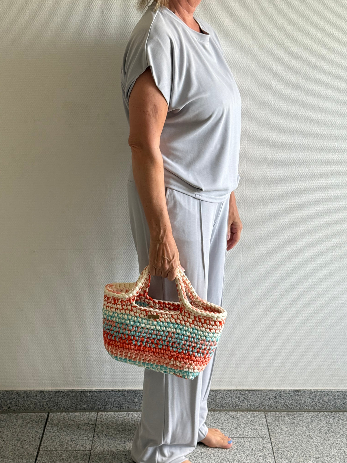 colors of beige and orange