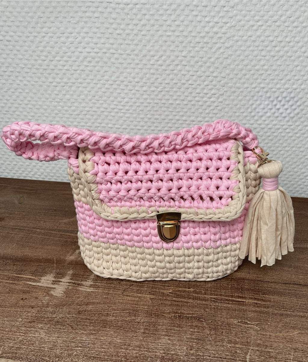 Classic beige kiss rose